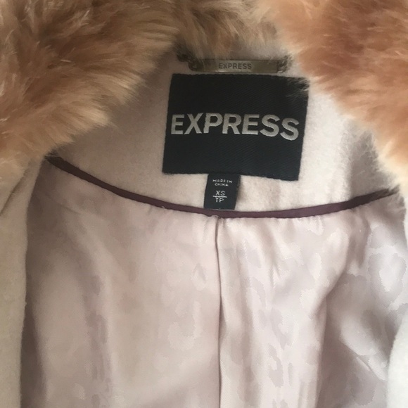 Express coat 🧥 - Picture 2 of 4
